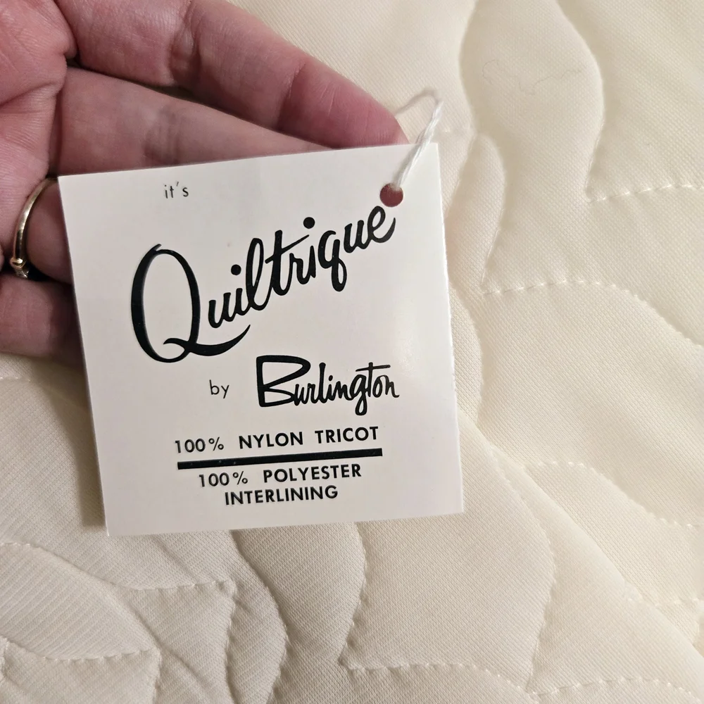Vintage Cream Quilted Robe with Brown Sateen Accents Size Medium Snap Button NWT